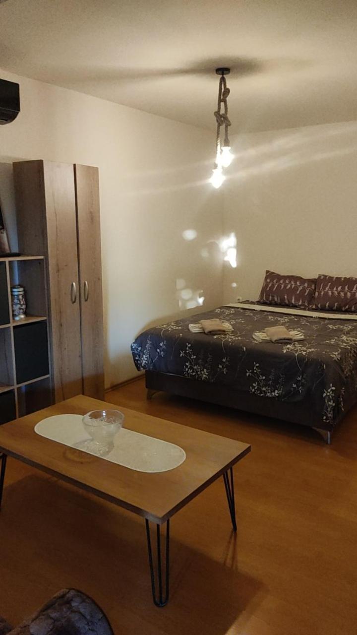 Guest House Stevovski Elshani Ngoại thất bức ảnh
